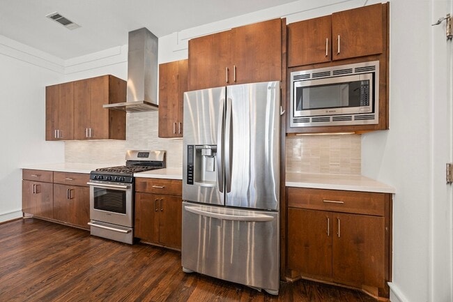 Building Photo - 5707 Schuler St