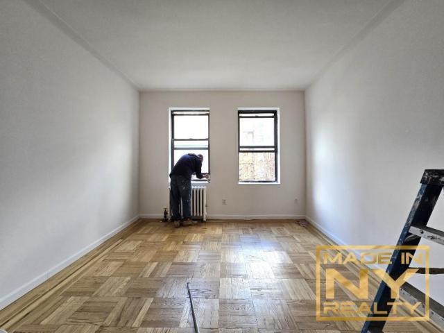 Foto del edificio - 1 bedroom in Rego Park NY 11374