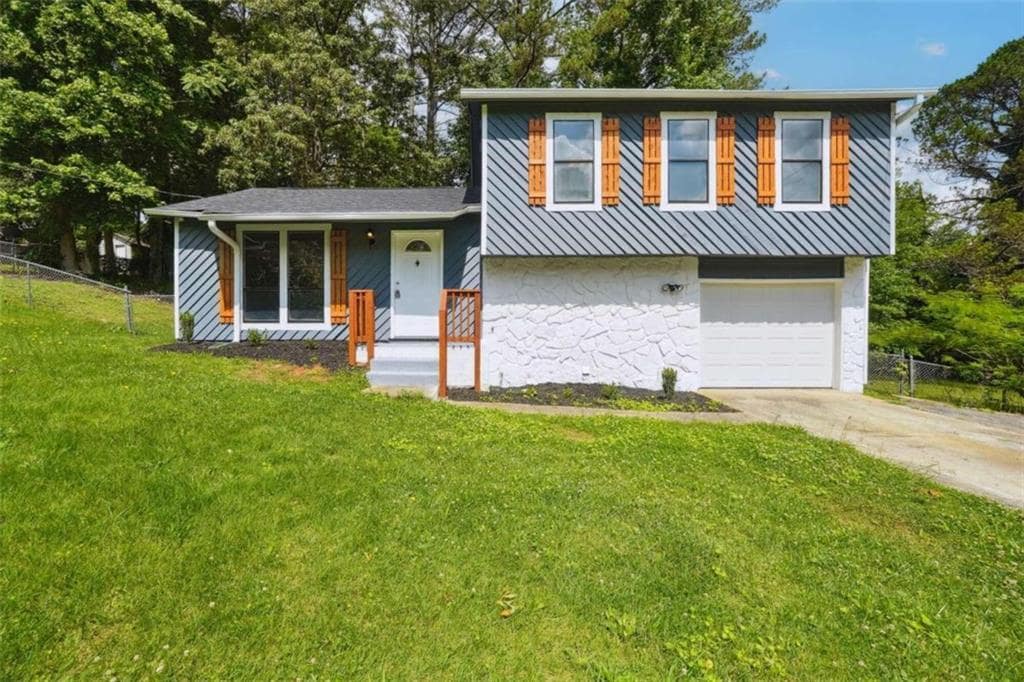 Primary Photo - 1819 Singer Way