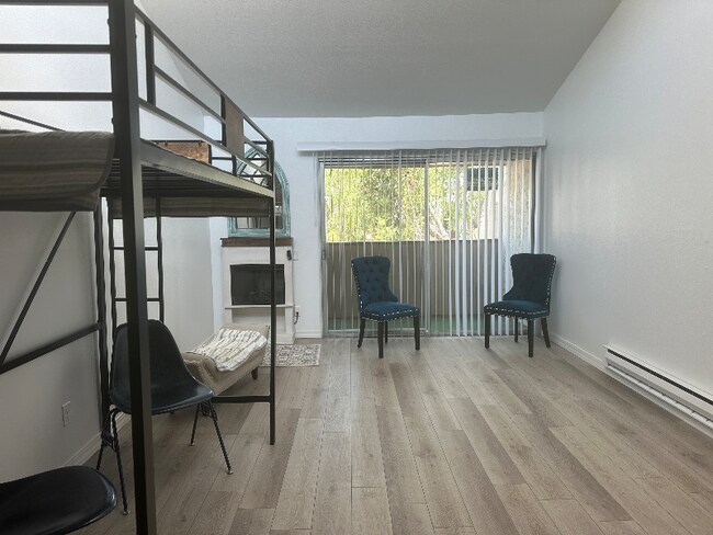 Foto del edificio - 7243 Balkis Ln