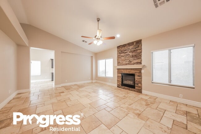 Building Photo - 4036 W Buckskin Trail