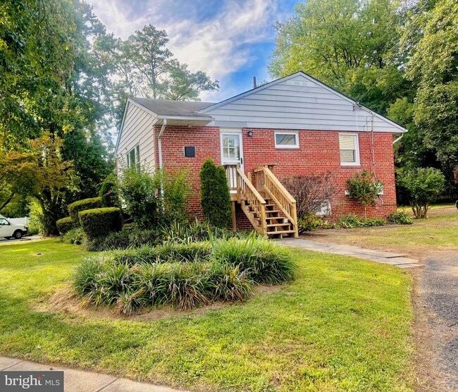 Building Photo - 5213 Flanders Ave