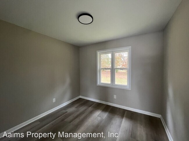 Building Photo - 1 br, 1 bath House - 4941-B Fieldcrest Drive