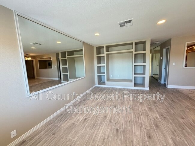 Foto del edificio - 43714 Aztec St