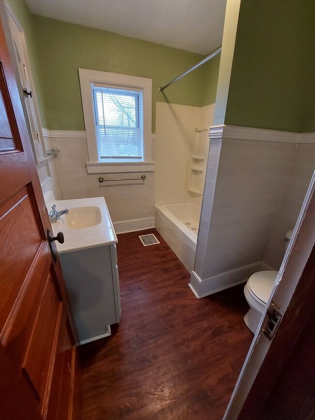 Foto del edificio - 920 Dousman St