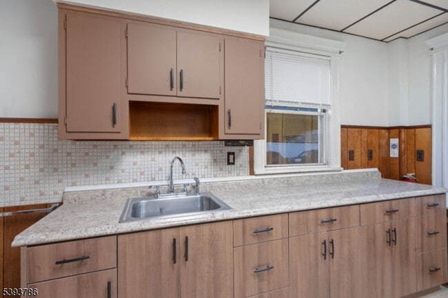 Foto del edificio - 76 Planten Ave