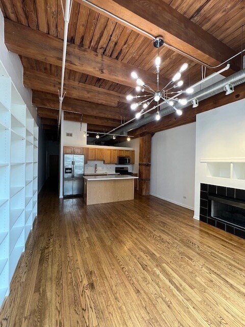 Building Photo - 360 W Illinois St