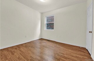 Foto del edificio - 2111 Maplewood Ave