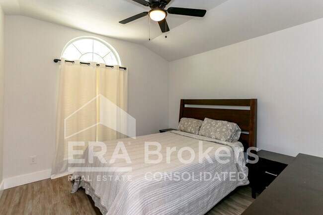 Building Photo - 6110 Melanie Dr