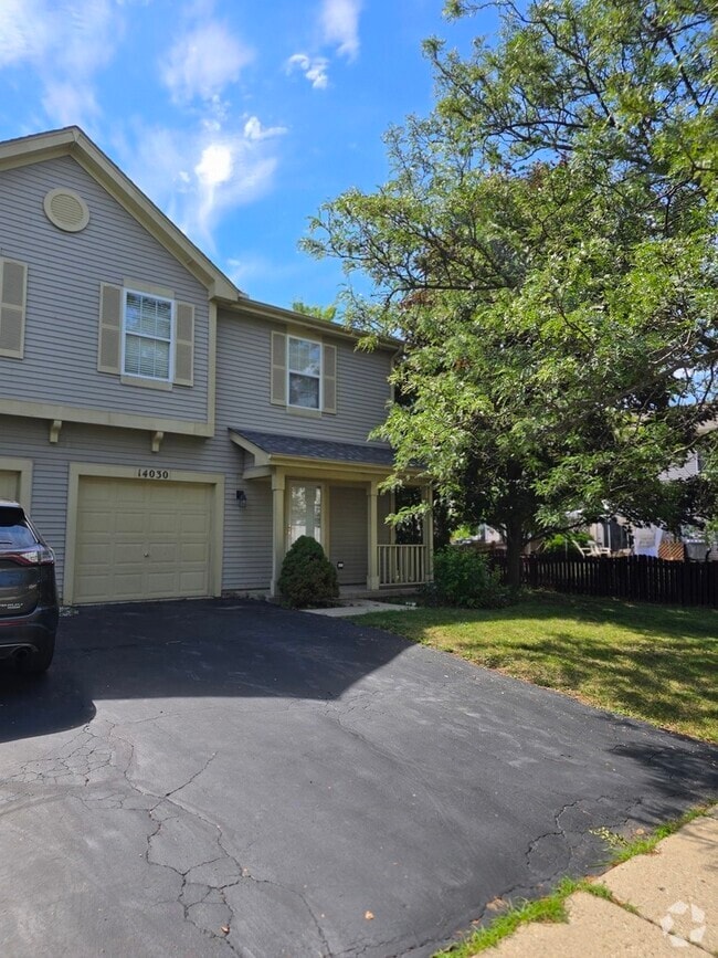 Building Photo - 14030 Danbury Dr