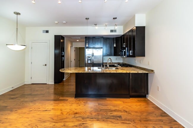 Foto del edificio - 266 E Gay St