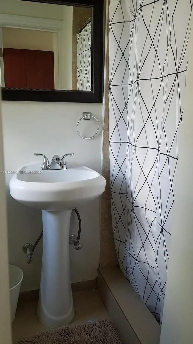 Foto del edificio - 371 NE 80th Terrace