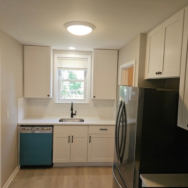 Foto del edificio - 551 E Webster St