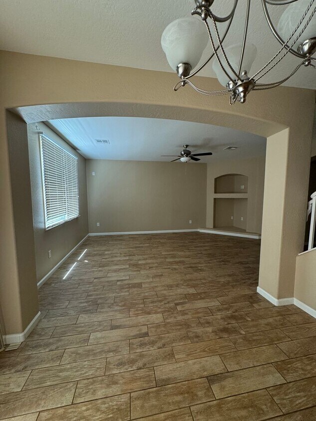 Foto del edificio - 3 BEDROOMS IN SURPRISE FARMS