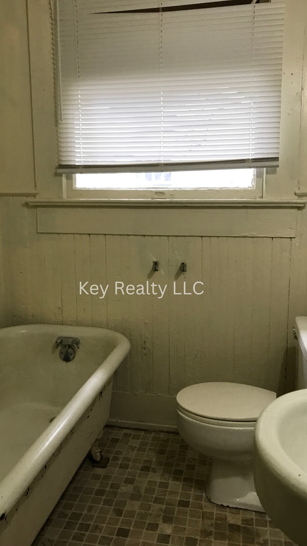 Foto del edificio - **** 612 - A 18th Street - Alexandria MOVE IN SPECIAL