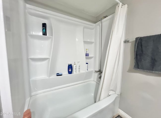 Building Photo - 2819 N 48th Ln