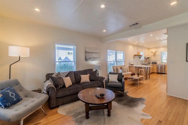 Foto del edificio - 1503 Newton St