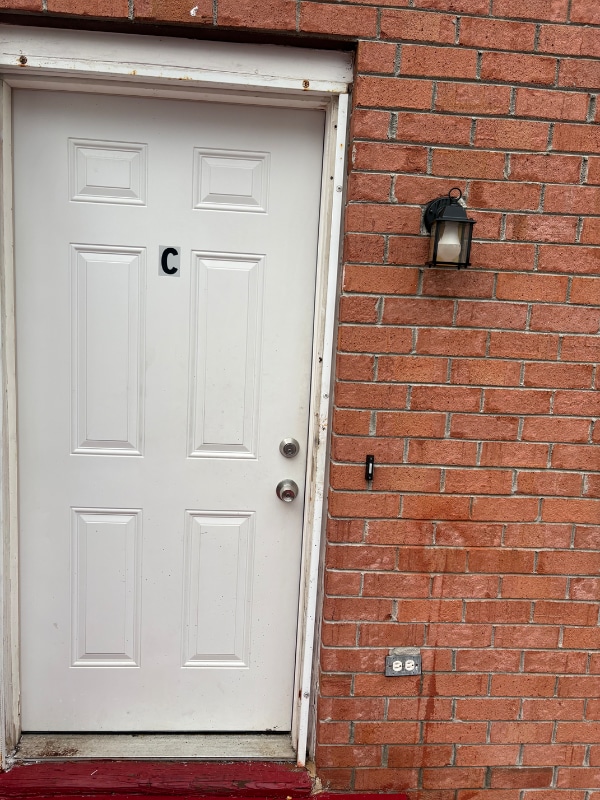 Building Photo - 2031 Sitser Ln