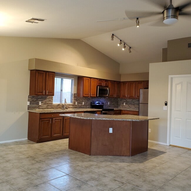 Foto del edificio - 9139 W Davis Rd