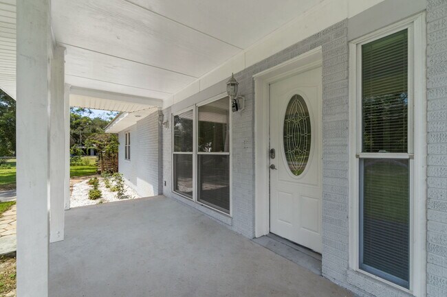 Foto del edificio - 920 Beachview Dr NE
