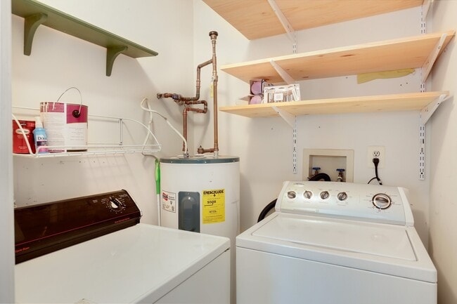 Building Photo - 13100 Briarcliff Terrace