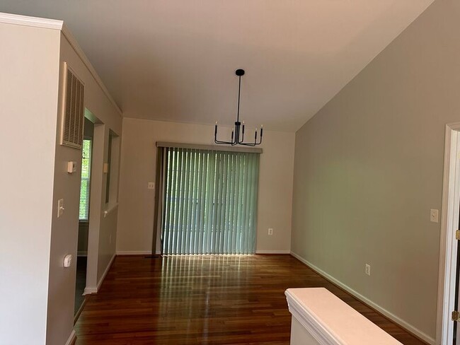 Building Photo - 5081 Lavelle Dr
