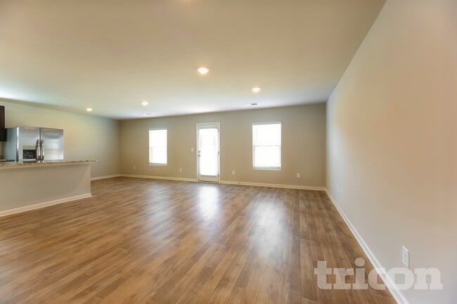 Foto del edificio - 927 Equine Dr