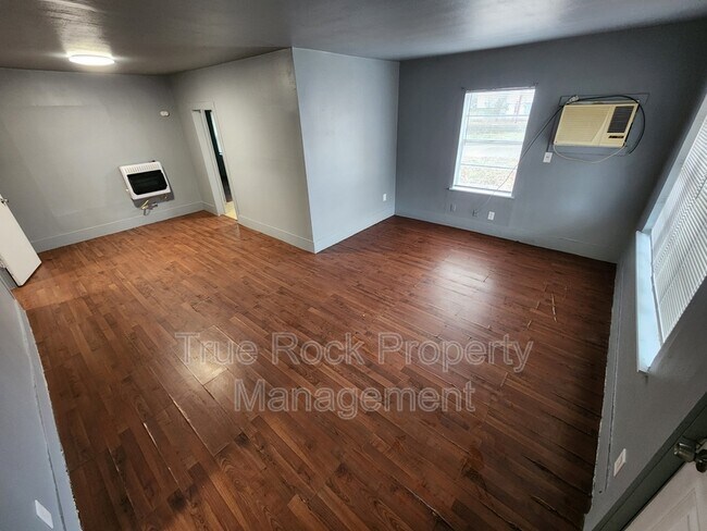 Foto del edificio - 400 W 17th St