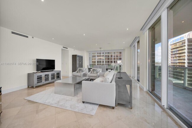 Foto del edificio - 2645 S Bayshore Dr