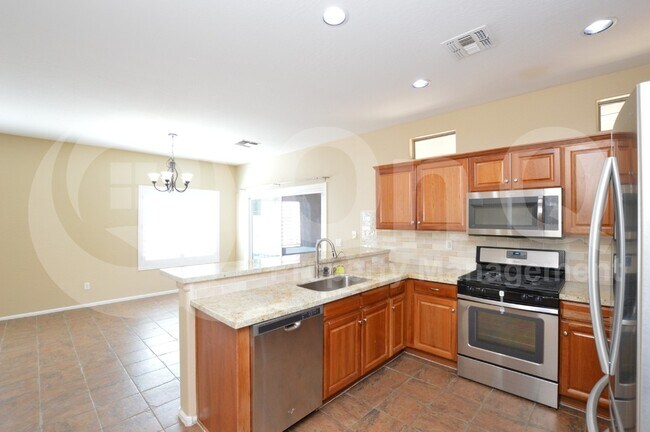 Foto del edificio - 16614 N 49th Way