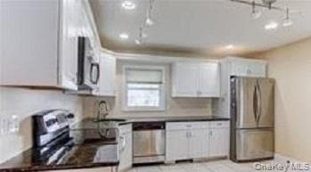 Building Photo - 33 Robin Ln