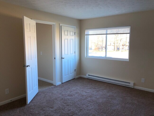 Building Photo - 343 Hampshire Dr