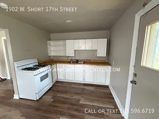 Foto del edificio - 1902 W Short 17th St