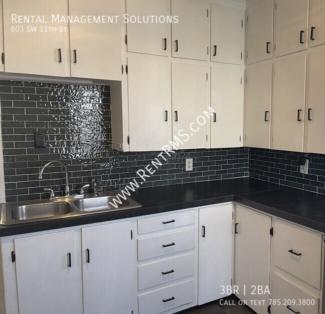 Foto del edificio - 803 SW 11th St