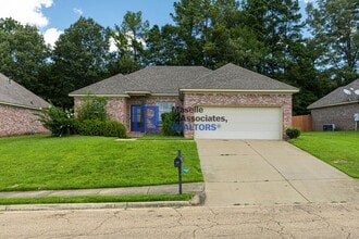 Building Photo - 447 Silver Hill Dr