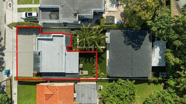 Foto del edificio - 2440 SW 3rd St