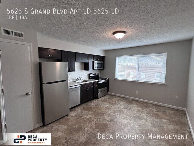 Foto del edificio - 5625 S Grand Blvd