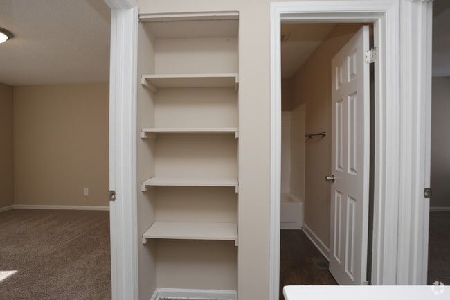 Interior Photo - Lakeview Apartments