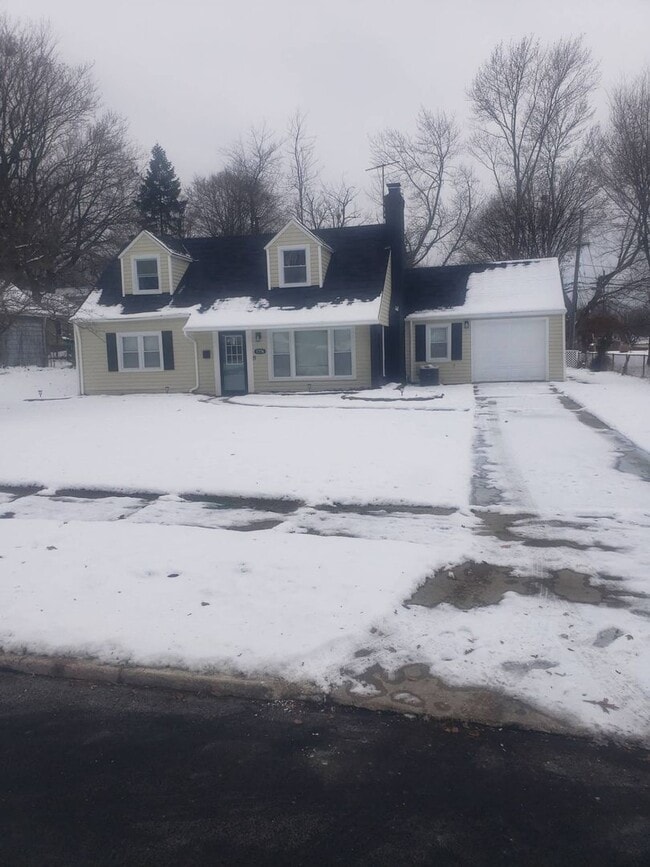 Building Photo - Charming 4-Bedroom Property in Prime Location