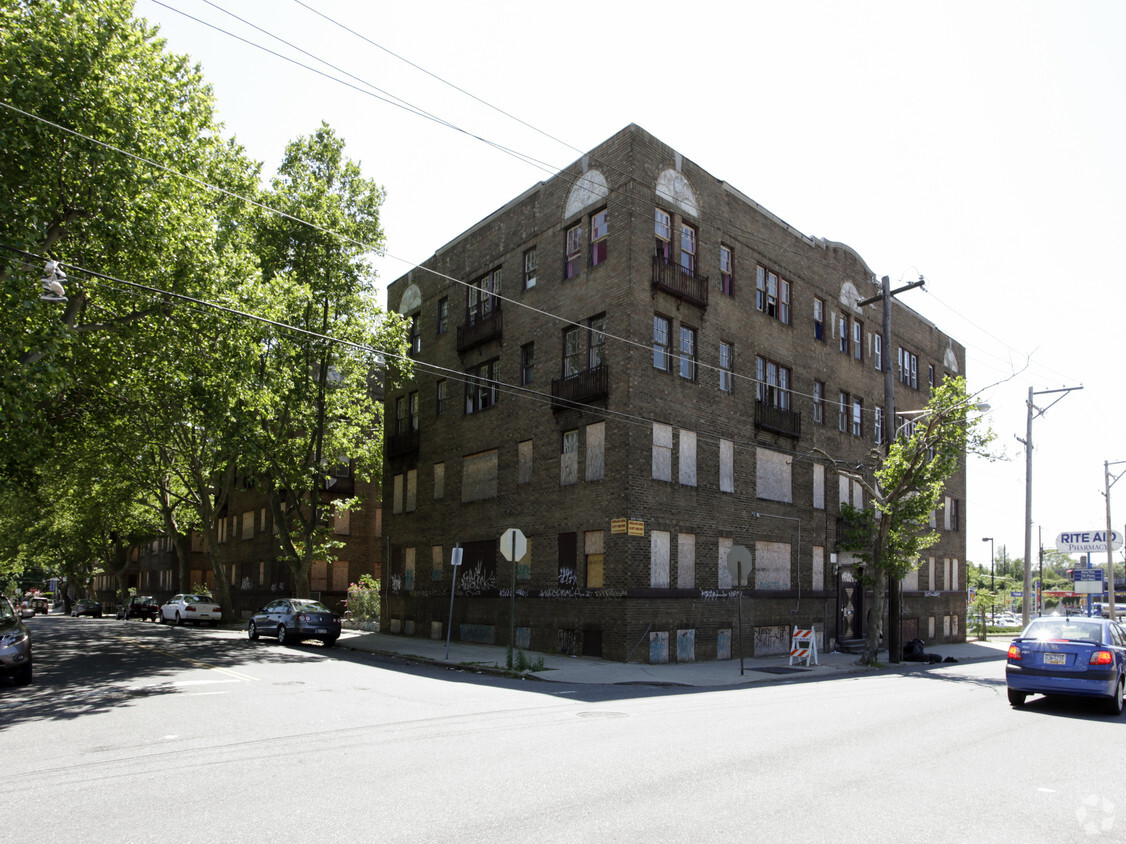 Primary Photo - Lindley Court Apartments