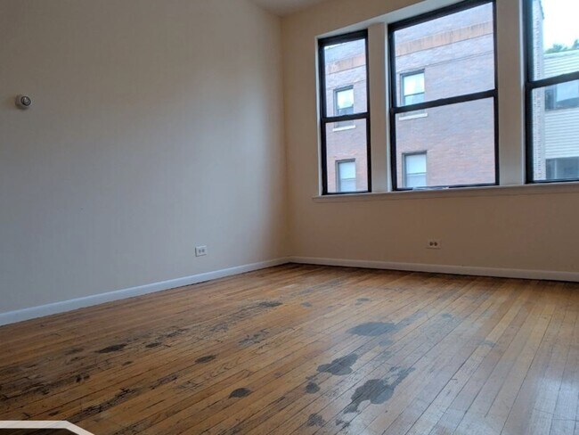 Foto del edificio - 3147 W Medill Ave