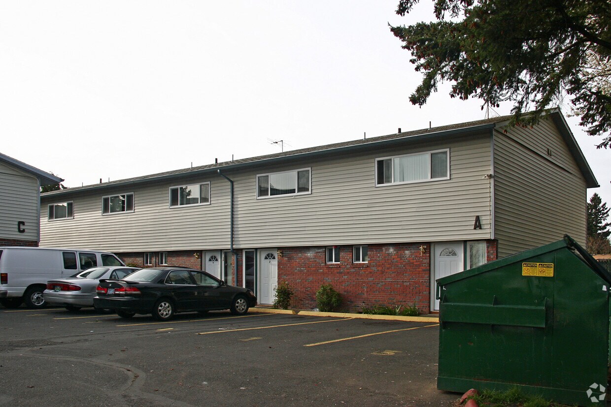 Primary Photo - Coventry Apartments