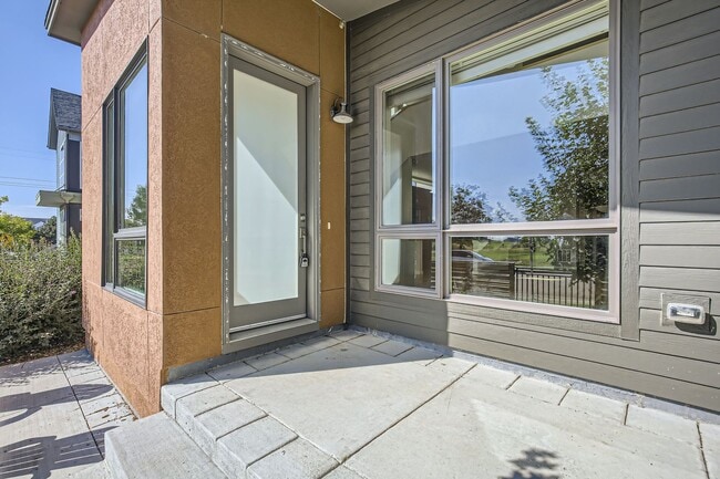 Photo - Stunning 4 bed/3.5 bath Hecla Lake Home!