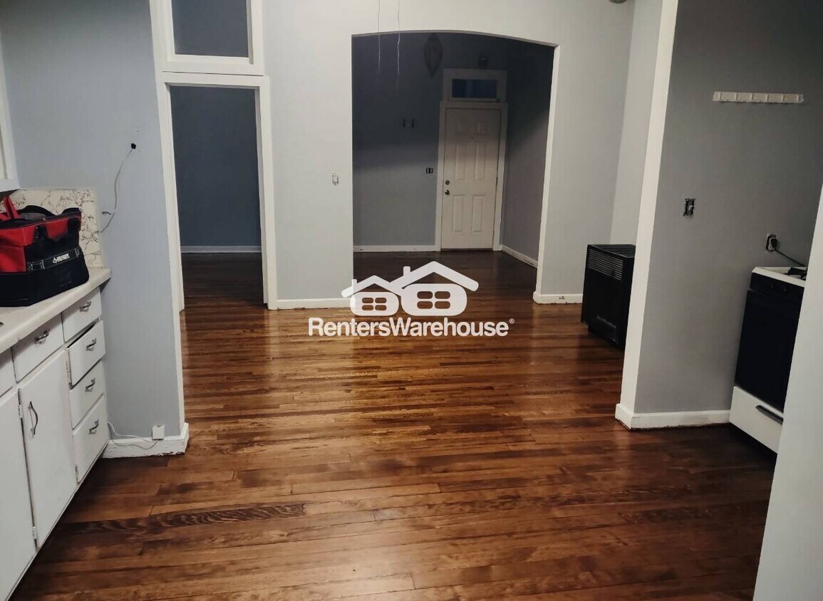 Foto principal - 105 2nd St E