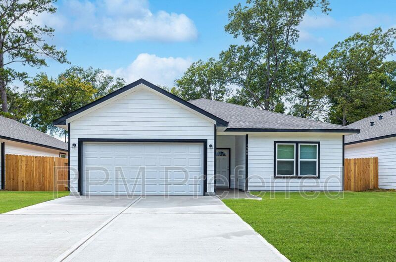 Primary Photo - 101 Country Rd 3552