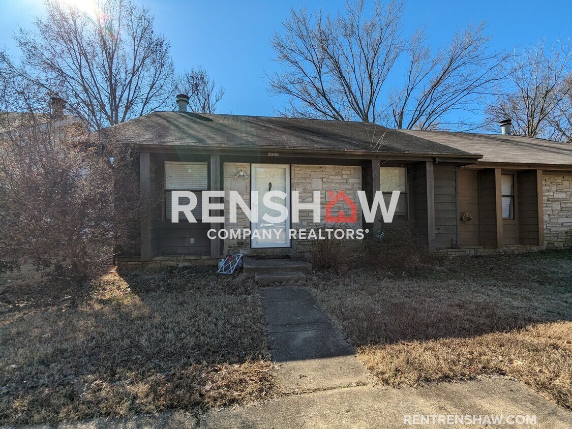 Primary Photo - Classic 2/1.5 Cordova Townhome Now Availab...