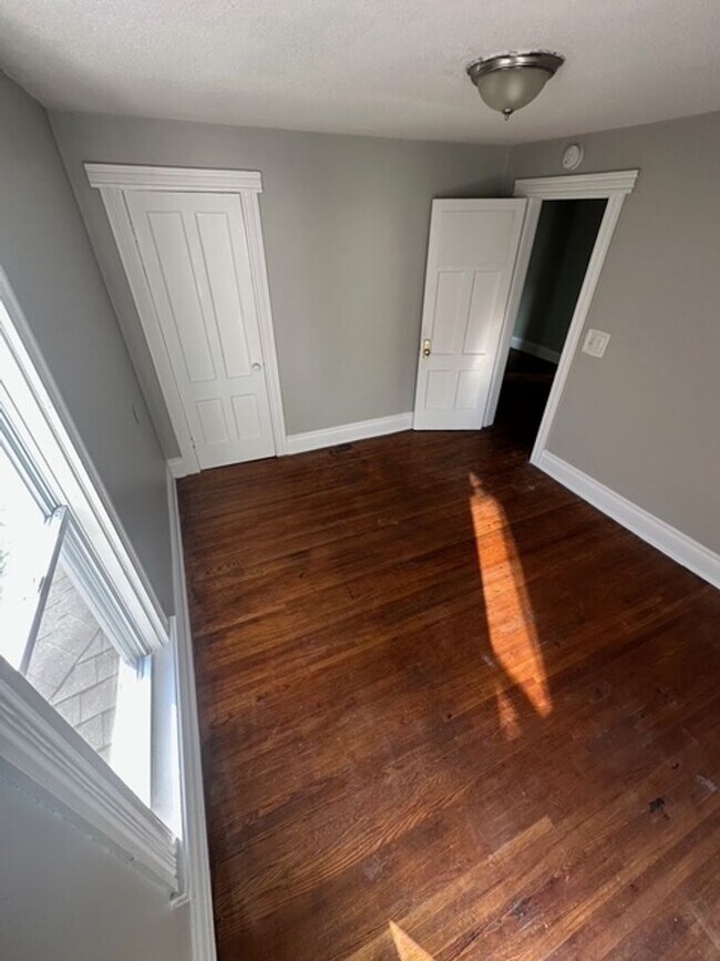 Building Photo - 139-141 Spencer St