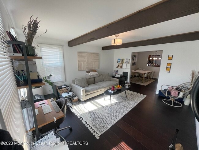 Building Photo - 45 Linden Pl