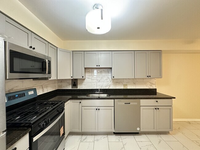 Foto del edificio - 630 Lincoln Ave