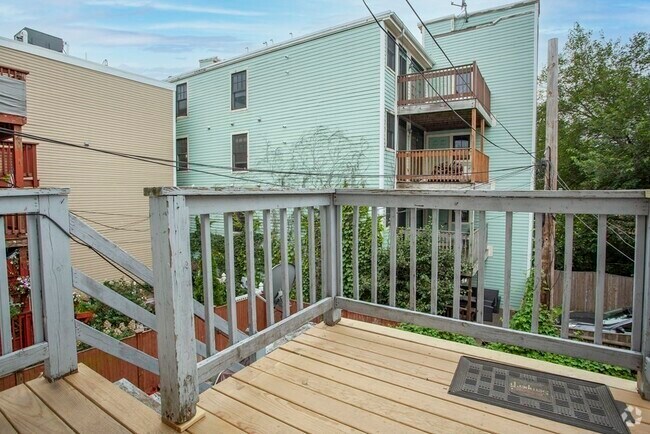 Building Photo - 140 D St